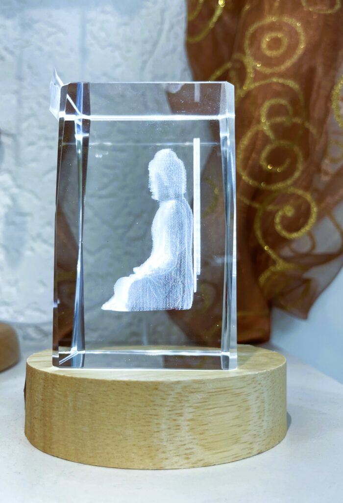 Kristallglas Buddha, 3D-Optik 3 SanjaNatur® - Edelsteine & Coaching