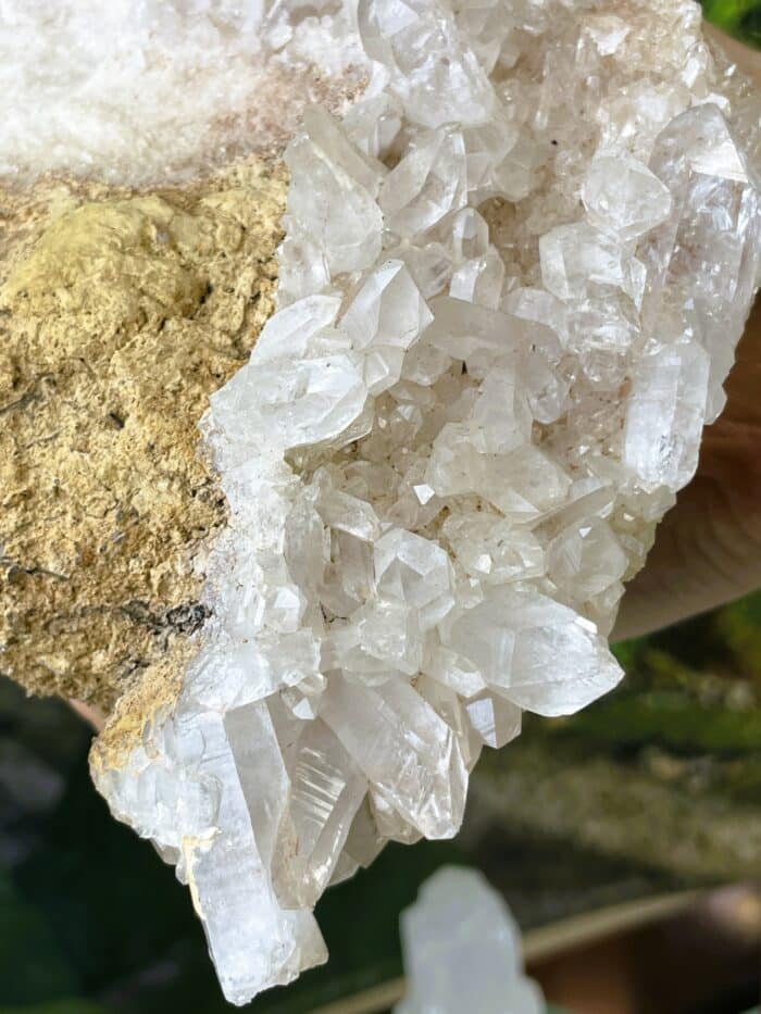 Bergkristall Stufe groß auf Sandstein - magische Kristalle 9 SanjaNatur® - Edelsteine & Coaching