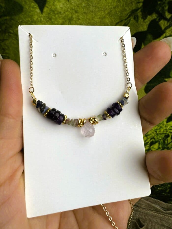 Kette mit Rosenquarz, Amethyst und Fluorit - Goldene Klarheit 7 Seelenbewusst