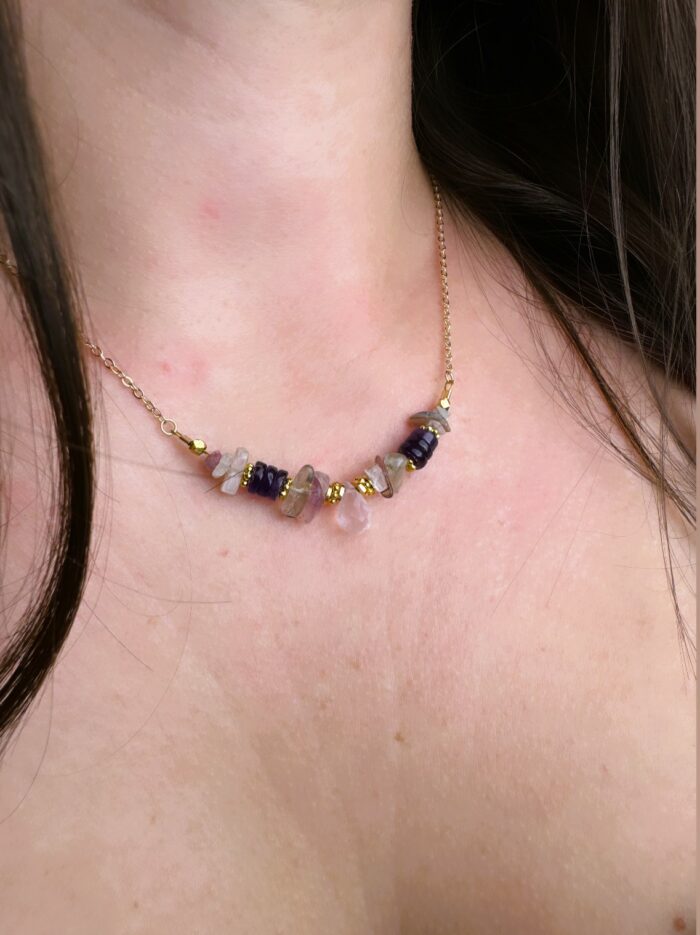 Kette mit Rosenquarz, Amethyst und Fluorit - Goldene Klarheit 6 Seelenbewusst