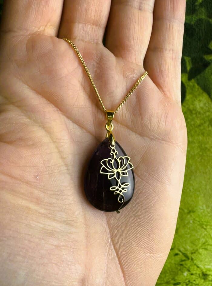 Amethyst-Lotus Anhänger - Ein Juwel der Spiritualität - Gold oder Silber 8 Seelenbewusst