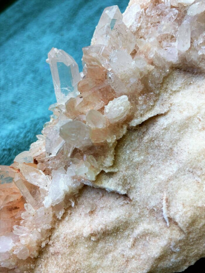 Bergkristall Stufe groß auf Sandstein - magische Kristalle 3 SanjaNatur® - Edelsteine & Coaching