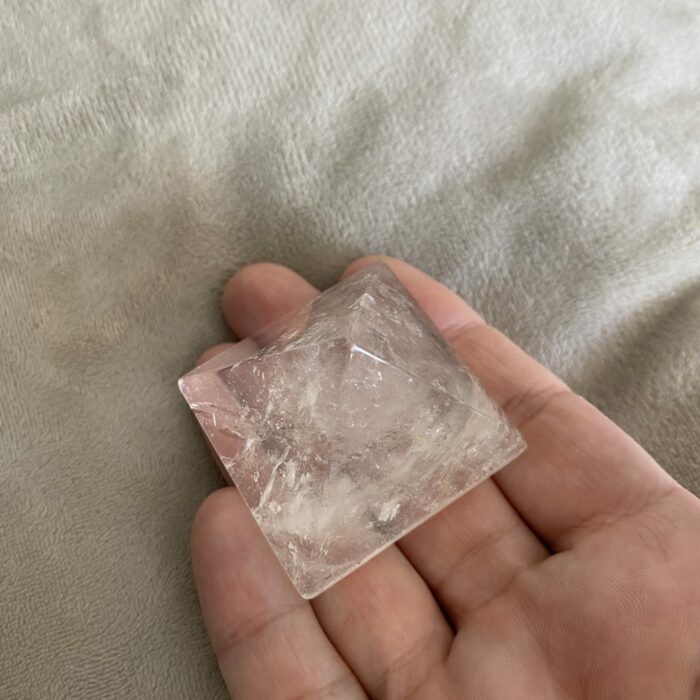 Heilstein-Pyramide Bergkristall, 4,5 cm 3 SanjaNatur® - Edelsteine & Coaching