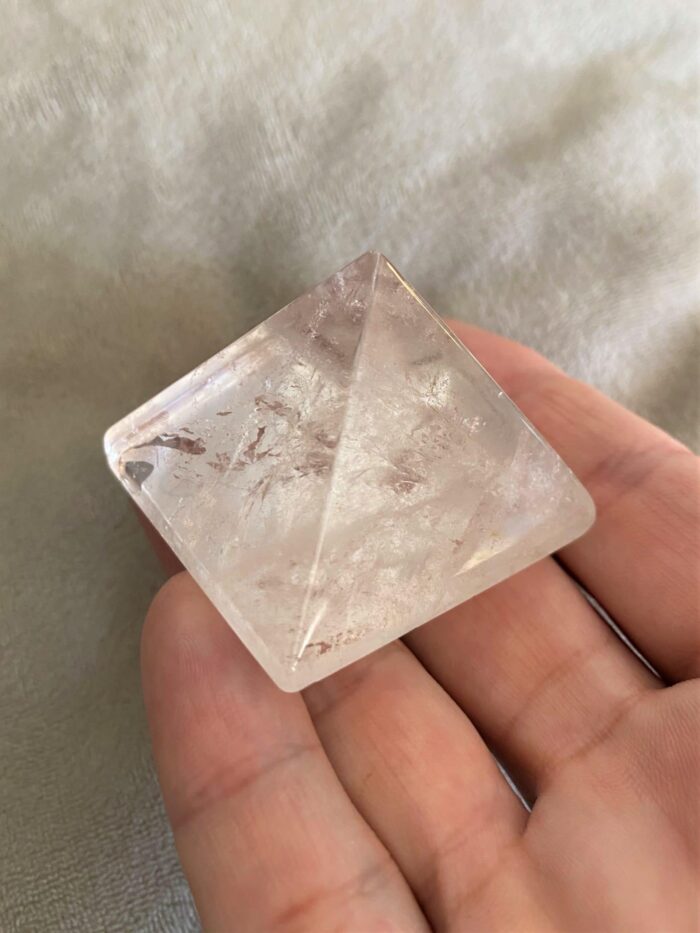 Heilstein-Pyramide Bergkristall, 4,5 cm 2 SanjaNatur® - Edelsteine & Coaching
